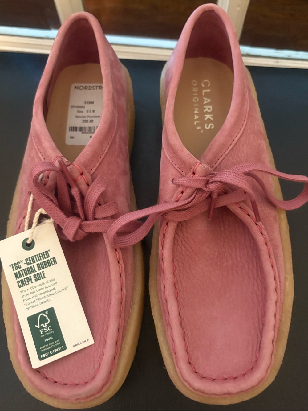 CLARKS Original Pink 8.5 M BNWT PRICE IS FIRM